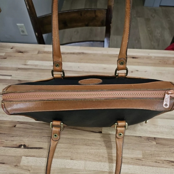 Dooney & Bourke Vintage 1984 All Weather Leather Navy and Brown Shoulder Bag - Picture 4 of 8